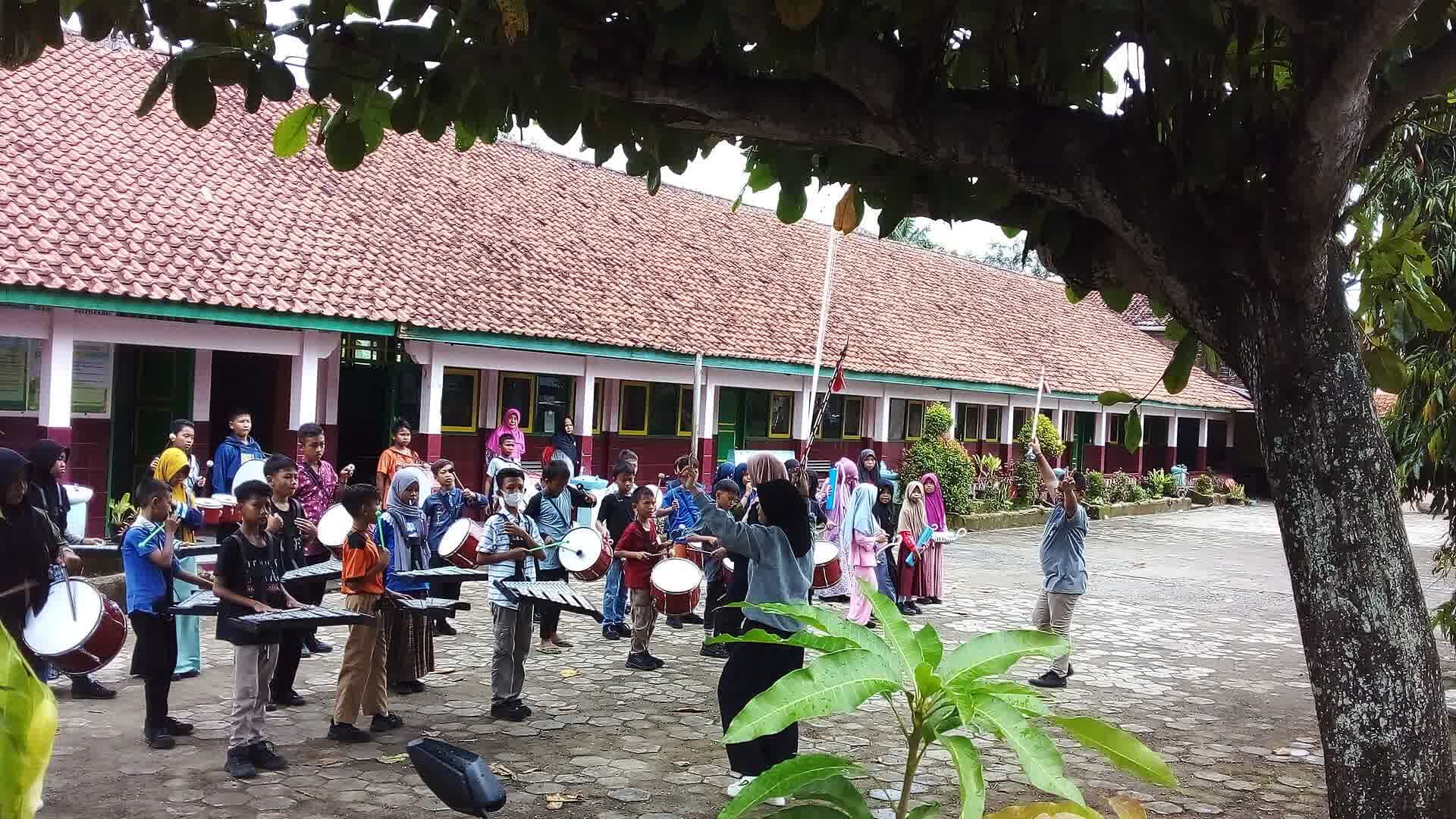 Belajar Bermakna, Berkarakter, Berprestasi
